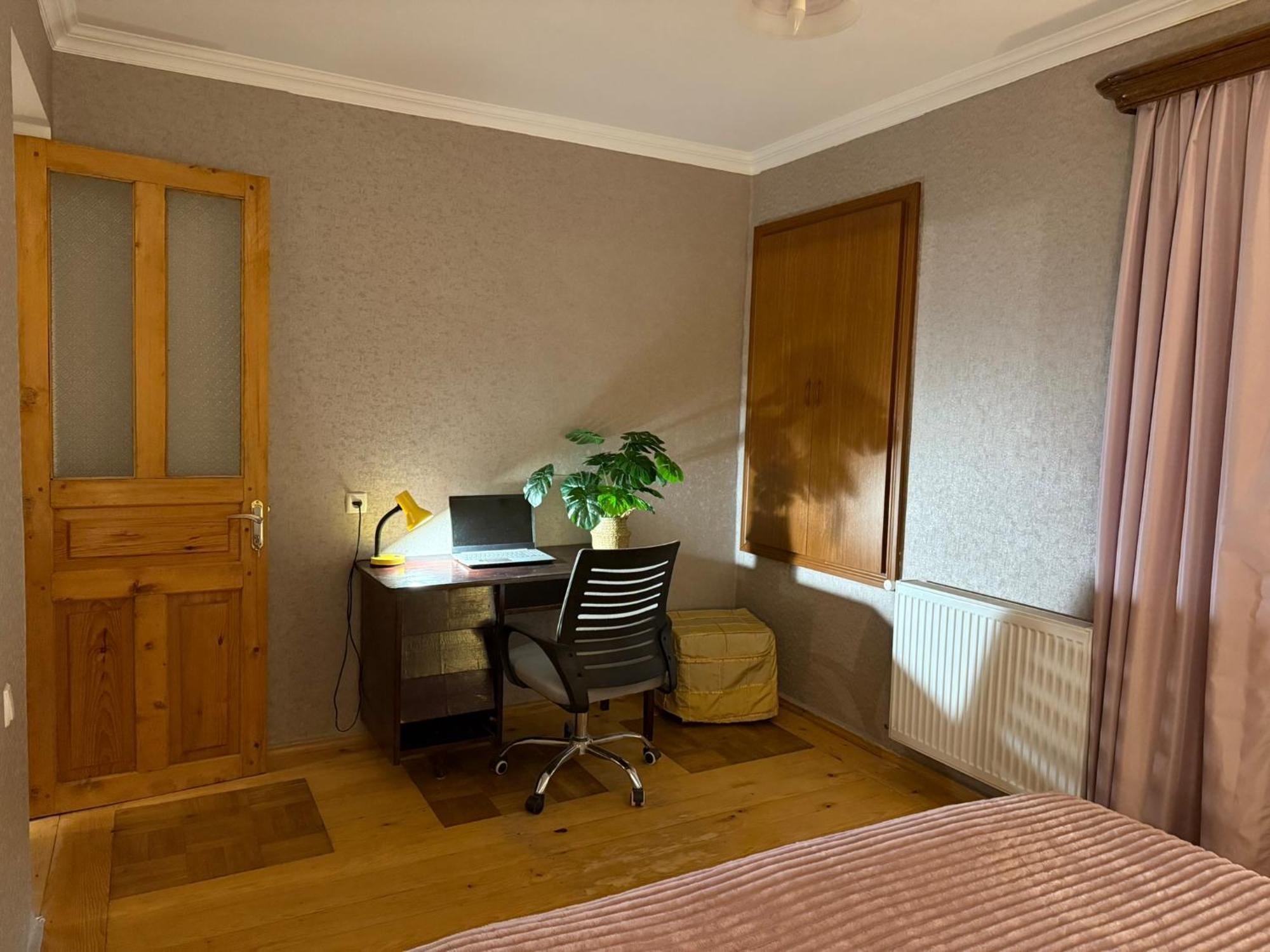 Guest House T&N Kutaisi Exterior photo