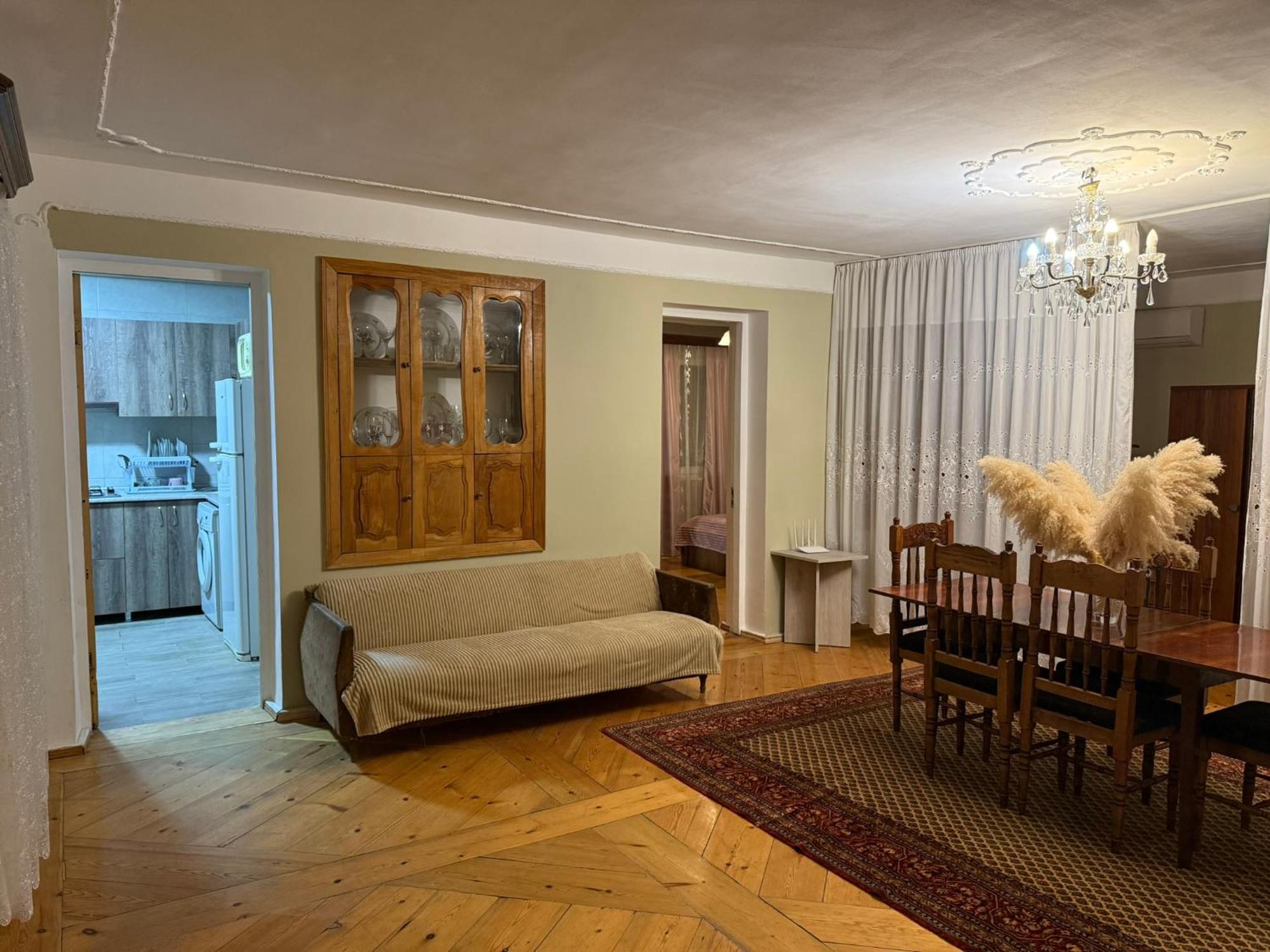 Guest House T&N Kutaisi Exterior photo