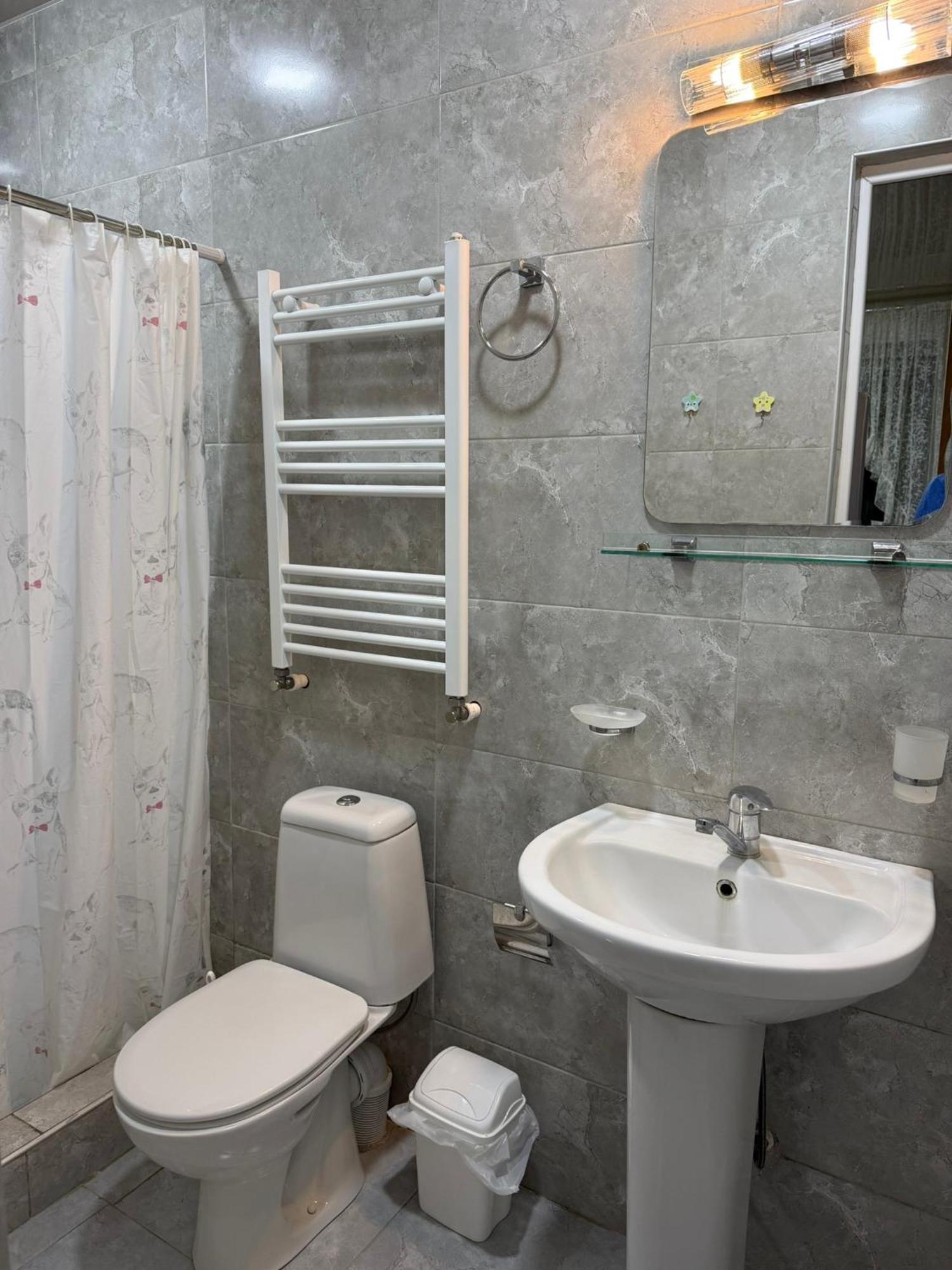 Guest House T&N Kutaisi Exterior photo