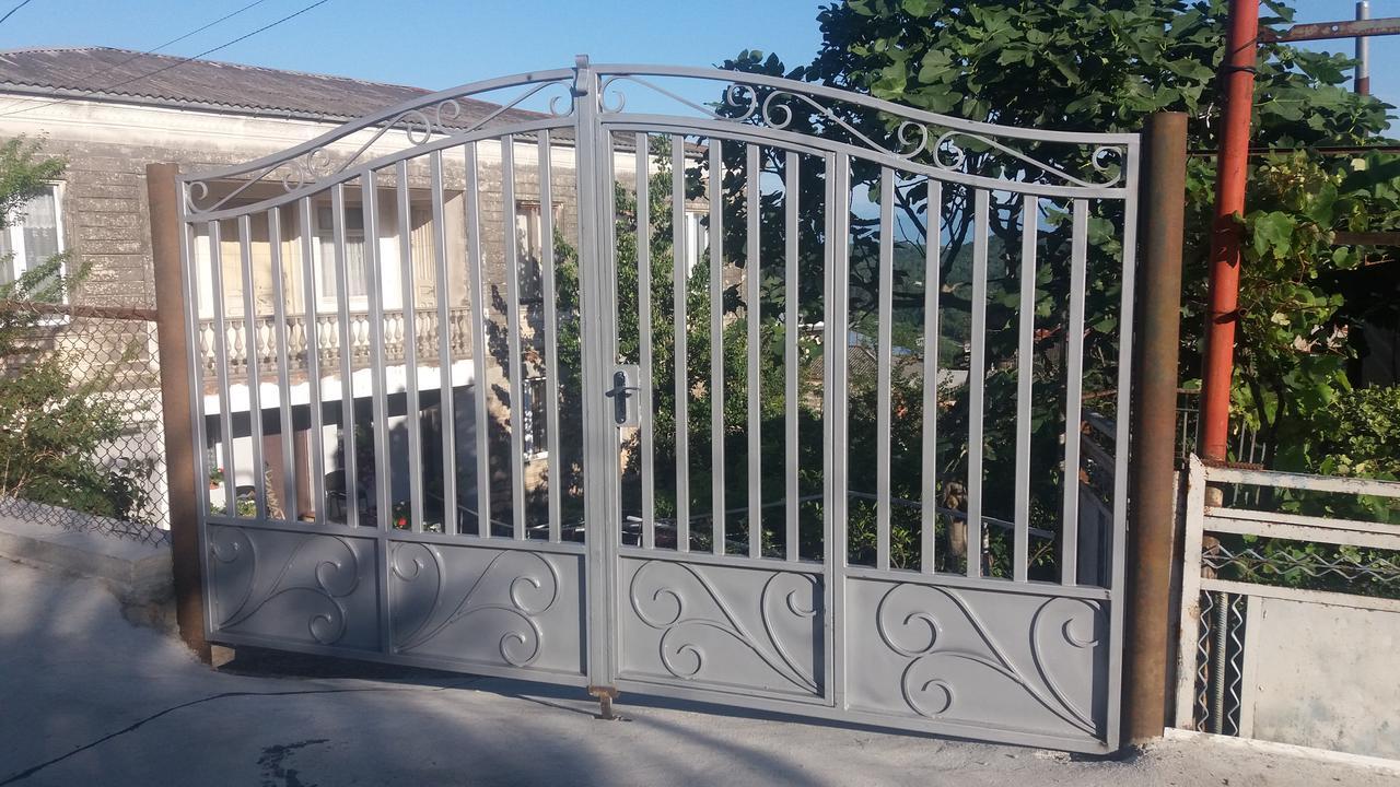 Guest House T&N Kutaisi Exterior photo