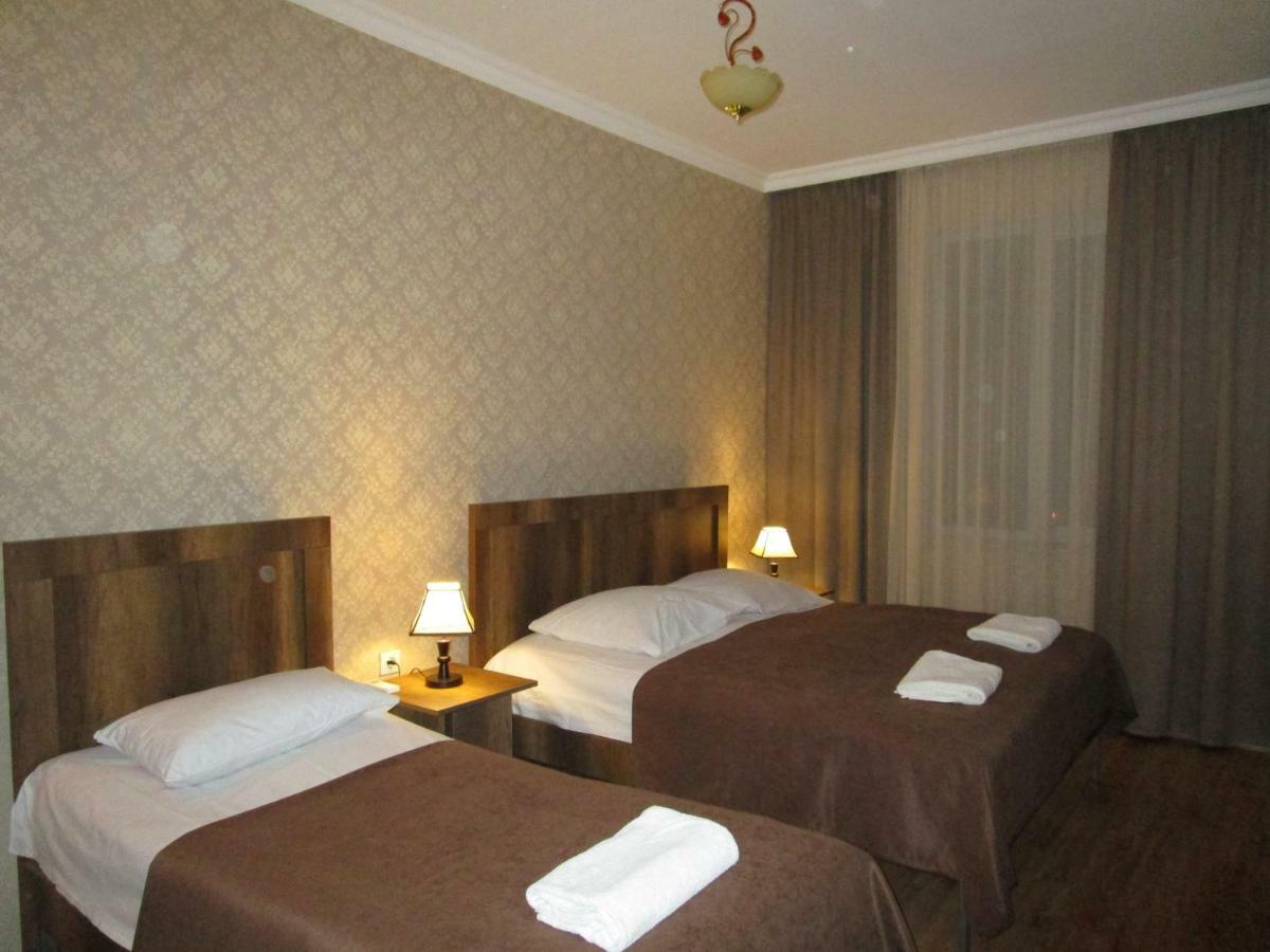 Guest House T&N Kutaisi Exterior photo