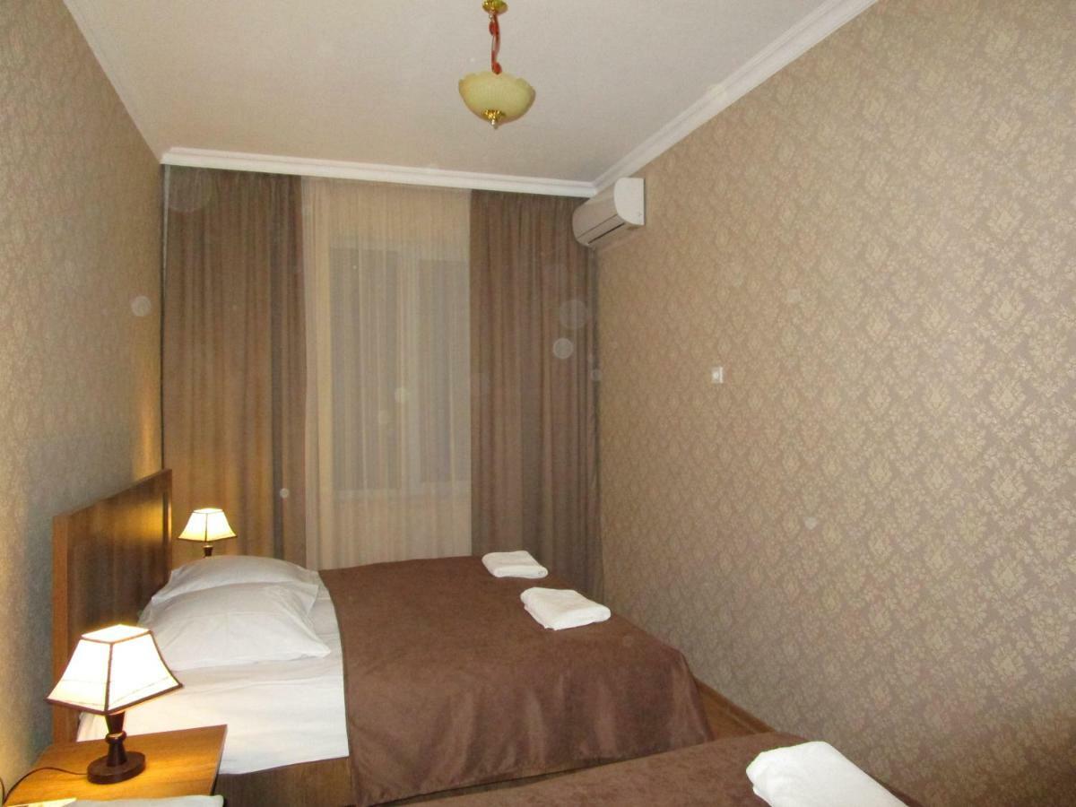 Guest House T&N Kutaisi Exterior photo