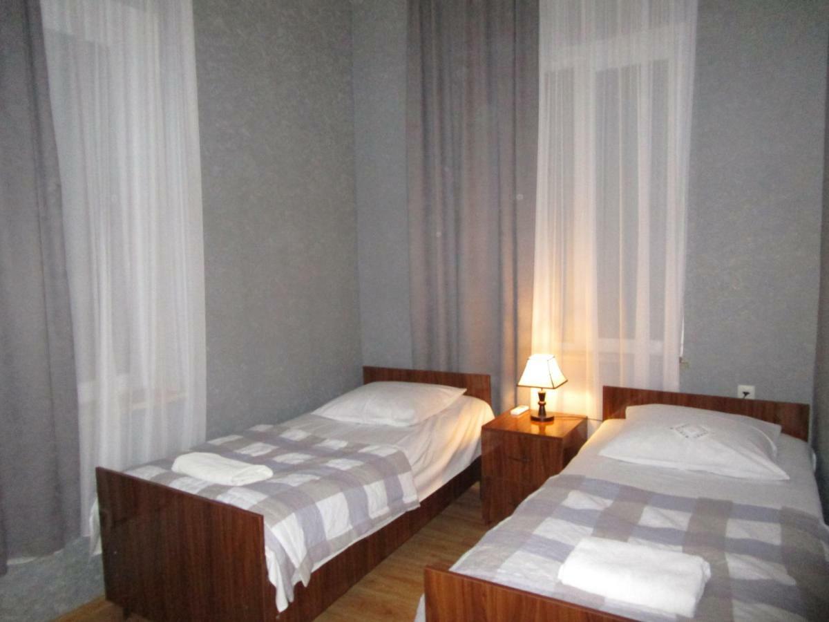 Guest House T&N Kutaisi Exterior photo