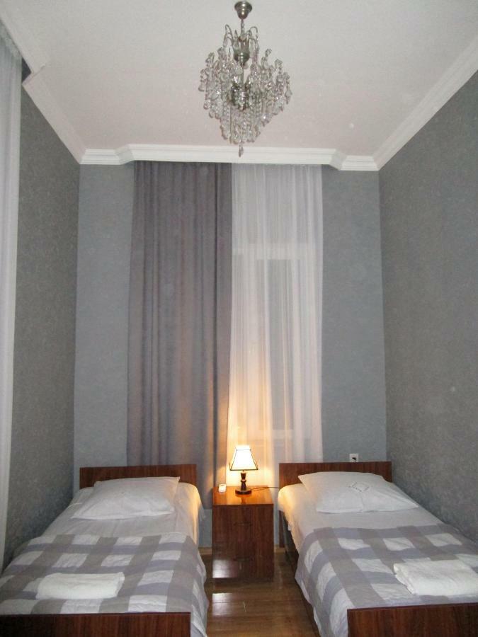 Guest House T&N Kutaisi Exterior photo