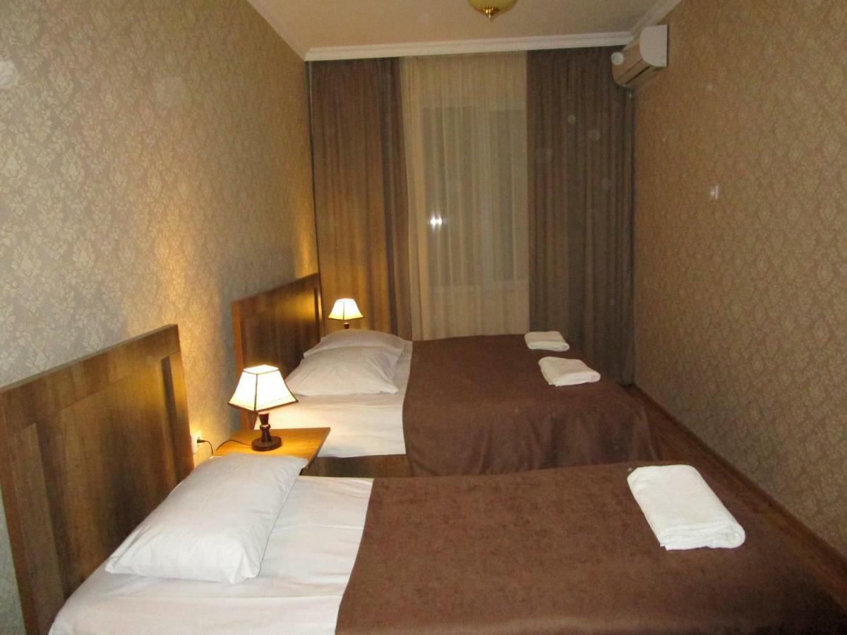 Guest House T&N Kutaisi Exterior photo