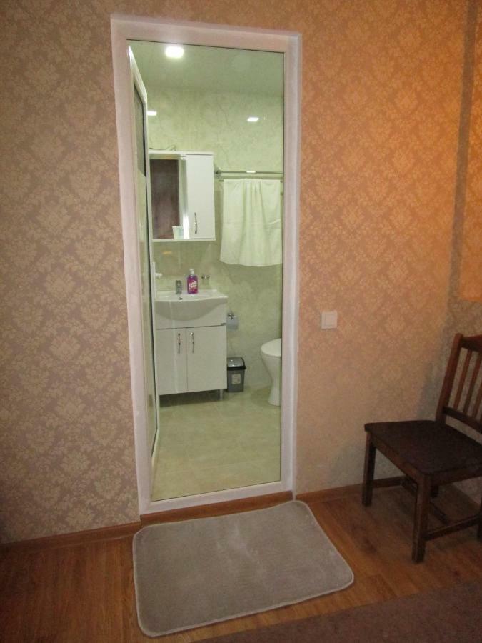 Guest House T&N Kutaisi Exterior photo
